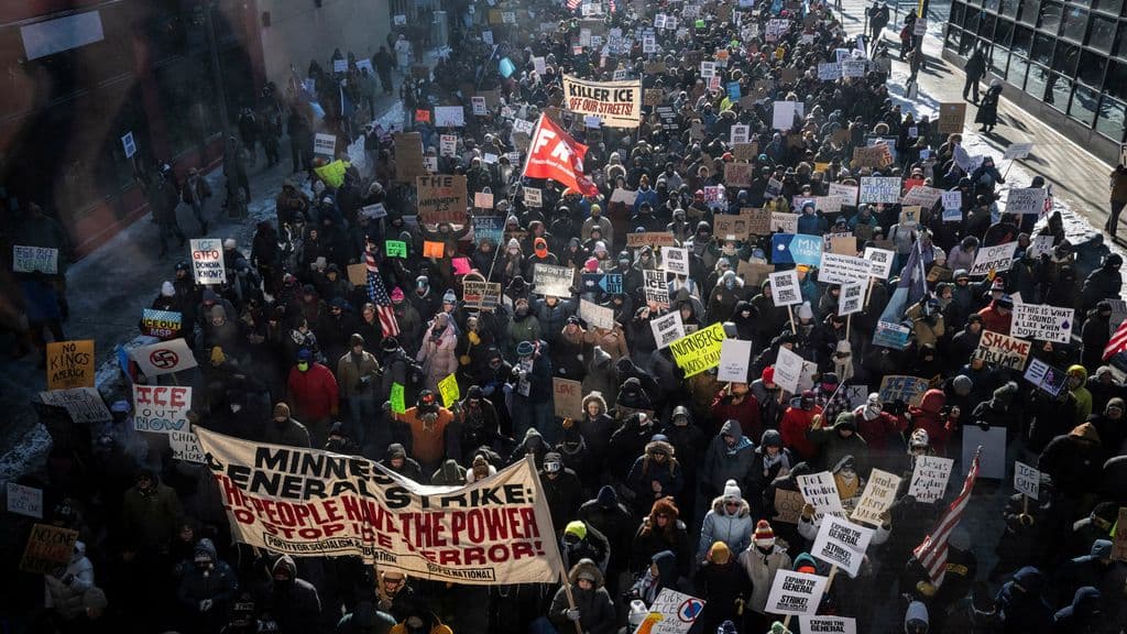 Trumps populariteit daalt tot 40% door protesten en beleid
