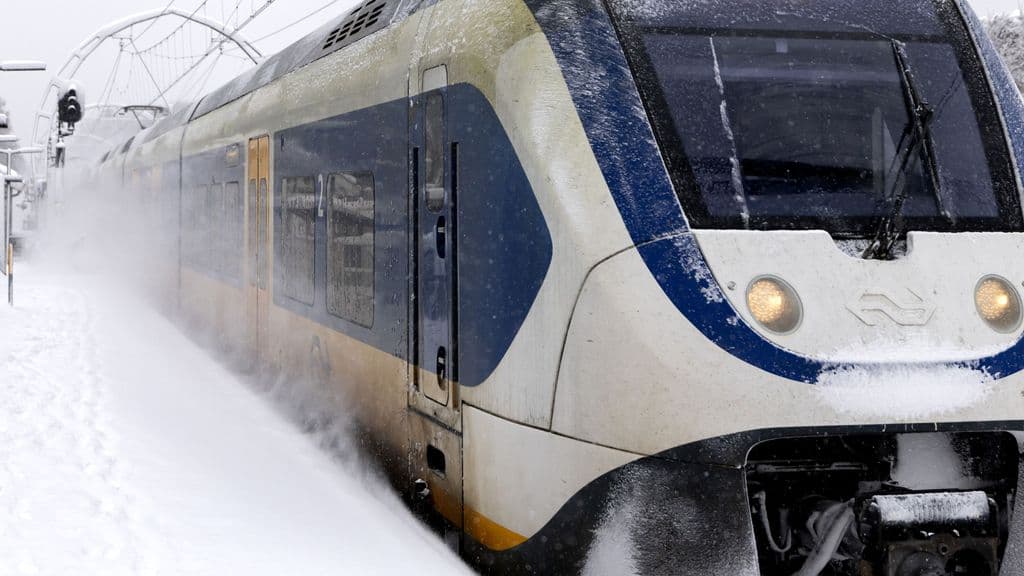 NS-storing en winterweer verstoren Nederlands transport