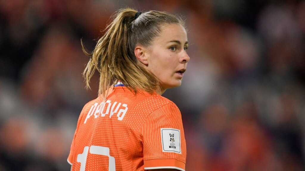 Pelova viert succes bij Tottenham na verlies van haar moeder