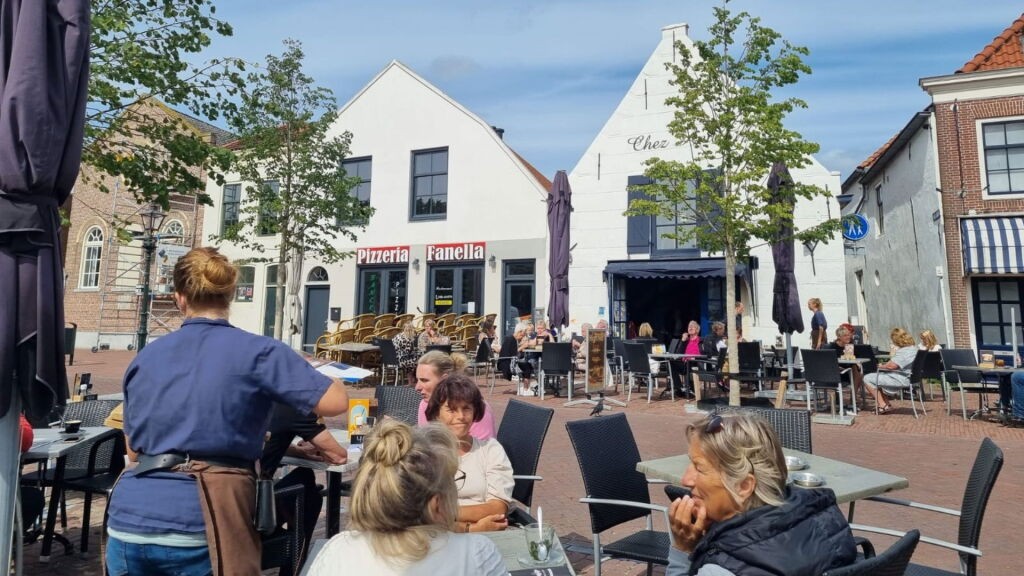 Weersomslag in het weekend: van tropische hitte naar gematigde temperaturen