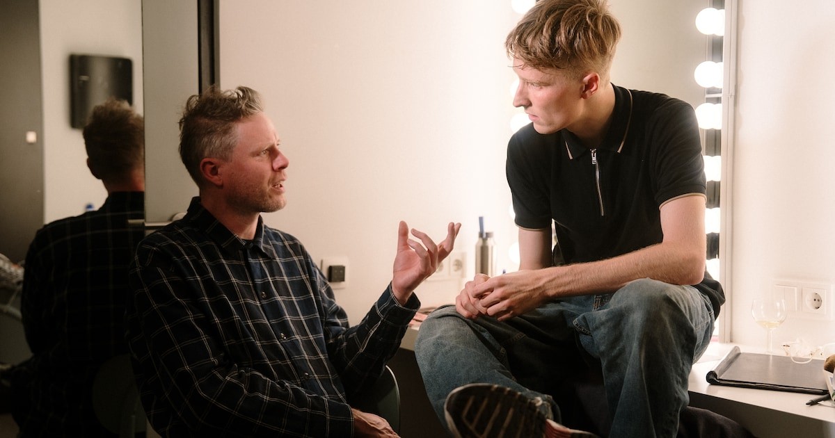 Max Porter in Arnhem: theaterversie van 'Shy' als publieke ervaring